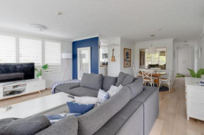 Beachy, Bright, and the Best Location on the GC! Surfers Paradise